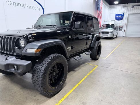 Used 2018 Jeep Wrangler Unlimited Sport AWD/4WD image 18