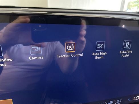 New 2026 Chevrolet Traverse RS image 38