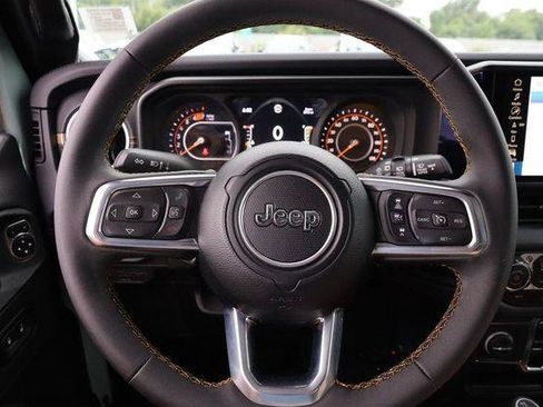 Used 2024 Jeep Wrangler Unlimited Sahara w/ Technology Group AWD/4WD image 10