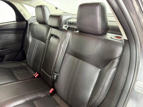 Used 2014 Ford Focus Titanium FWD image 18