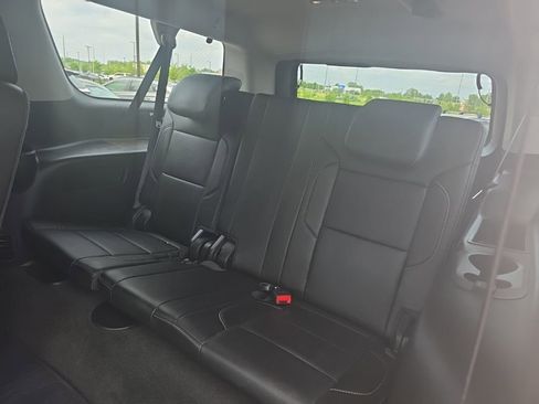 Used 2018 Chevrolet Suburban LT RWD image 20