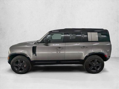 Used 2025 Land Rover Defender 110 X-Dynamic SE image 2