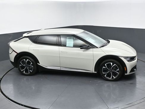 Used 2022 Kia EV6 Wind image 38