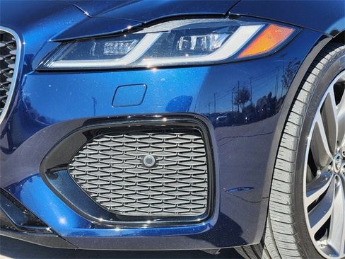 Used 2024 Jaguar XF R-Dynamic SE image 5