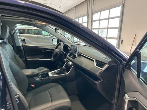 Used 2020 Toyota RAV4 XLE w/ Convenience Package image 18
