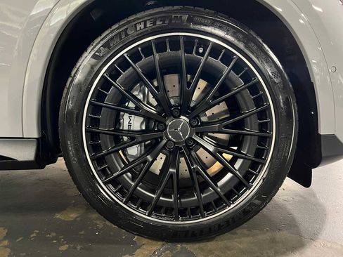 New 2026 Mercedes-Benz GLC 43 AMG 4MATIC image 9