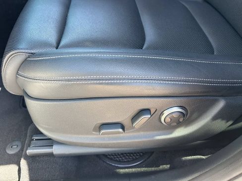 Used 2025 Genesis GV70 2.5T AWD/4WD image 28