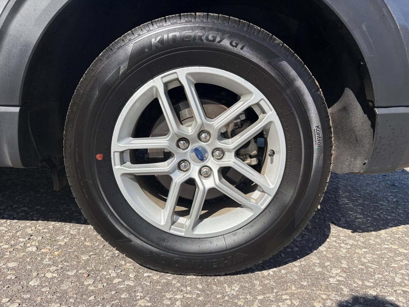 Used 2026 Ford Explorer Active AWD/4WD image 30
