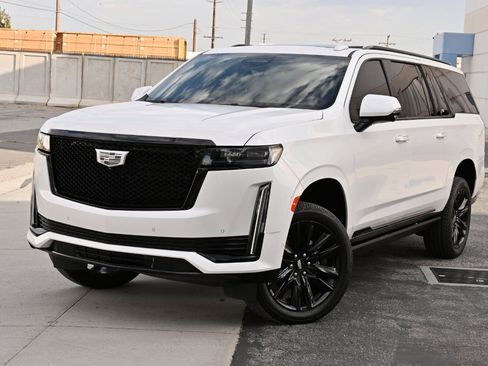Used 2021 Cadillac Escalade ESV Sport w/ Driver Assist Tech Package AWD/4WD image 3
