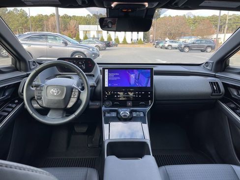Used 2024 Toyota bZ4X Limited image 8
