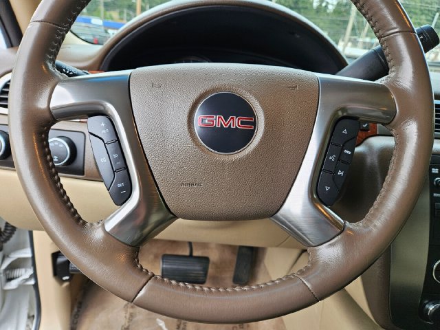 Used 2007 GMC Yukon XL SLT w/ SLT Preferred Equipment Group AWD/4WD image 30