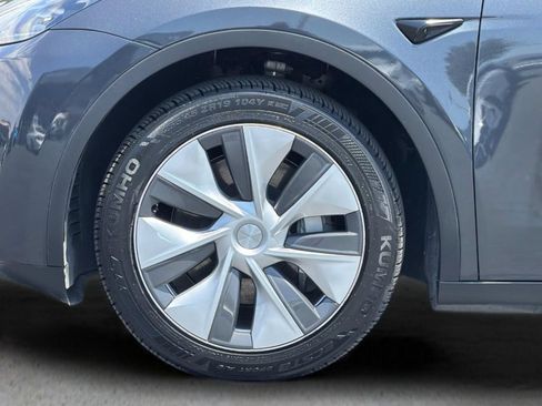 Used 2024 Tesla Model Y Long Range AWD/4WD image 26