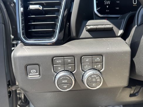New 2026 GMC Sierra 2500 Denali Ultimate AWD/4WD image 32