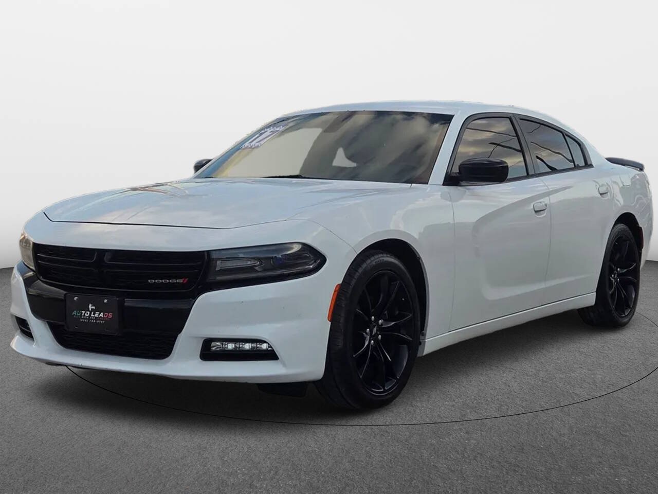 Used 2017 Dodge Charger SXT w/ Blacktop Package RWD image 1