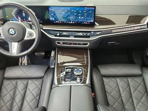Used 2024 BMW X7 xDrive40i w/ M Sport Package image 20