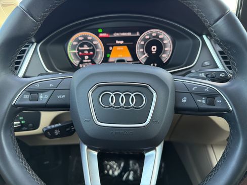 Used 2023 Audi Q5 e Premium Plus w/ Premium Plus Package AWD/4WD image 16
