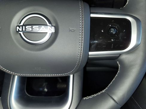 Certified 2025 Nissan Armada Platinum Reserve image 28