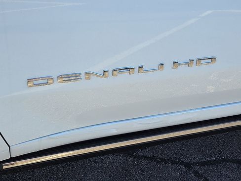 New 2026 GMC Sierra 3500 Denali w/ Denali Reserve Package image 8