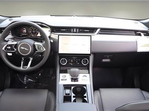 New 2026 Jaguar F-PACE R-Dynamic S image 14