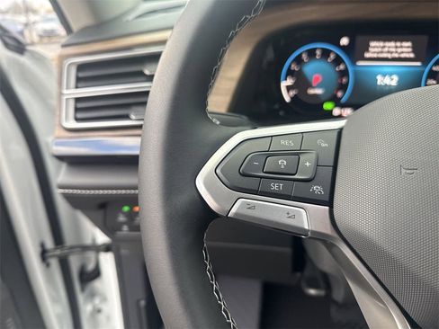 New 2026 Volkswagen Atlas SE image 17