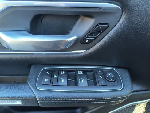 Used 2019 RAM 1500 Laramie image 13