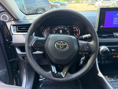 Used 2025 Toyota RAV4 LE AWD/4WD image 25