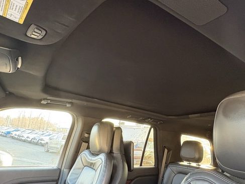 Used 2022 Lincoln Navigator Reserve image 18