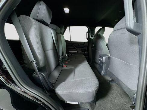 Used 2025 Toyota 4Runner SR5 AWD/4WD image 28