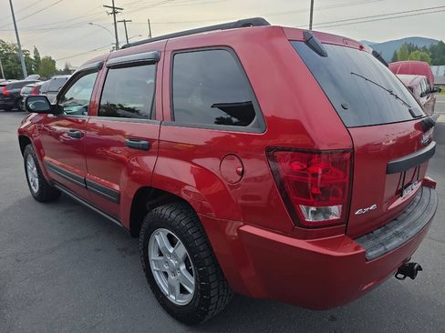 Used 2005 Jeep Grand Cherokee Laredo AWD/4WD image 4