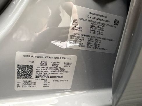 Used 2025 GMC Sierra 1500 AT4X AWD/4WD image 16