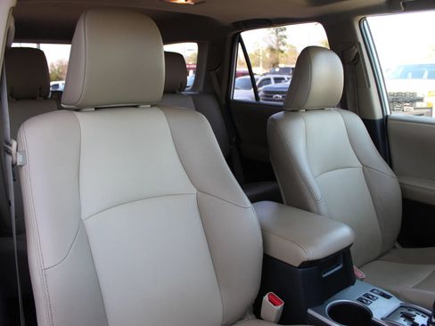 Used 2014 Toyota 4Runner SR5 Premium image 30