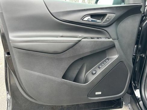 Used 2023 Chevrolet Equinox Premier image 17