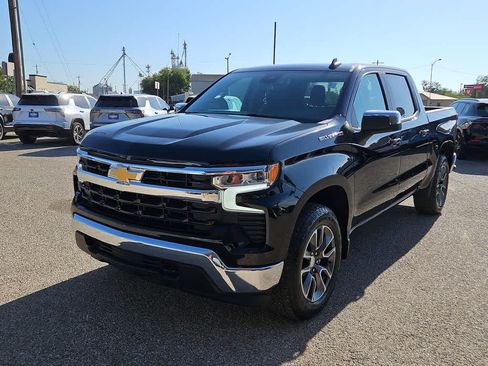 Used 2023 Chevrolet Silverado 1500 LT AWD/4WD image 3