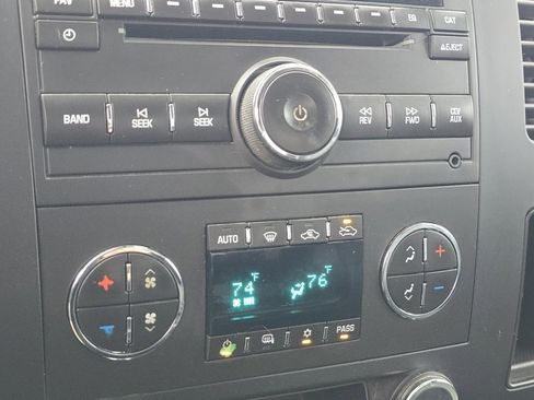 Used 2013 Chevrolet Silverado 2500 LT w/ Interior Plus Package image 31