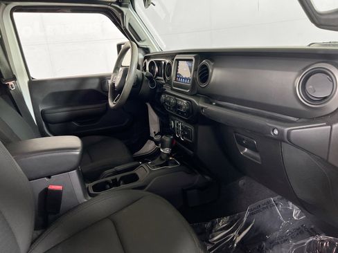 Used 2023 Jeep Gladiator Sport image 26