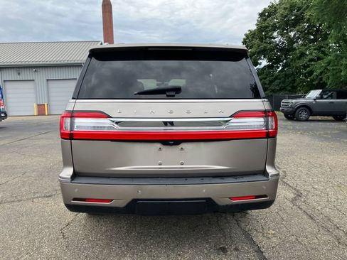 Used 2019 Lincoln Navigator L Reserve AWD/4WD image 4