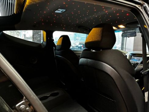 Used 2016 Hyundai Veloster image 34