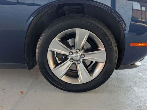 Used 2015 Dodge Challenger SXT w/ Driver Convenience Group image 12