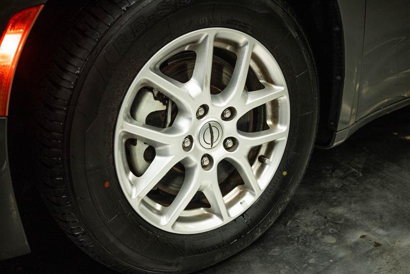 Used 2023 Chrysler Pacifica Touring-L FWD image 3