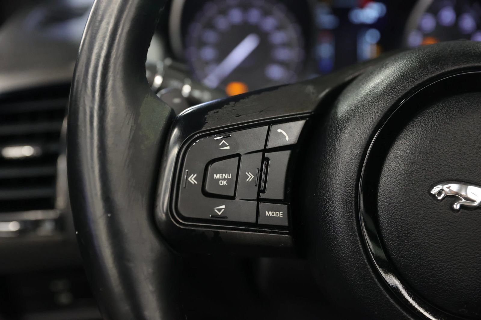 Used 2014 Jaguar F-TYPE Convertible RWD image 25