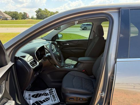 Used 2018 Chevrolet Equinox LT image 11