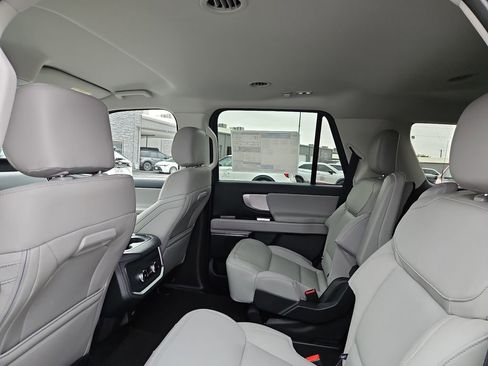New 2026 Ford Expedition Active RWD image 19