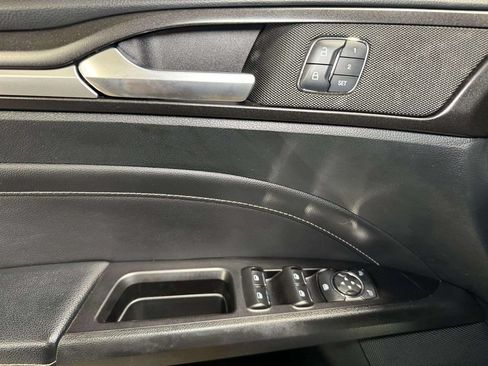 Used 2017 Ford Fusion Titanium AWD/4WD image 9