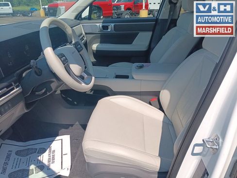 Used 2025 Hyundai Santa Fe SEL AWD/4WD image 14