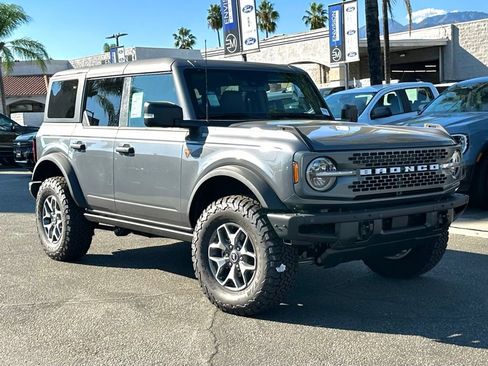 New 2025 Ford Bronco Badlands AWD/4WD image 3