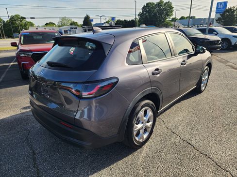Used 2023 Honda HR-V LX image 4