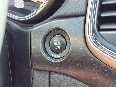 Used 2015 Jeep Grand Cherokee Laredo w/ Quick Order Package 23E image 12