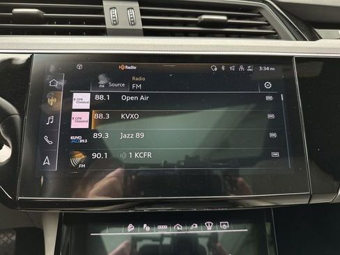 Used 2024 Audi Q8 e-tron Prestige w/ Prestige Package image 16