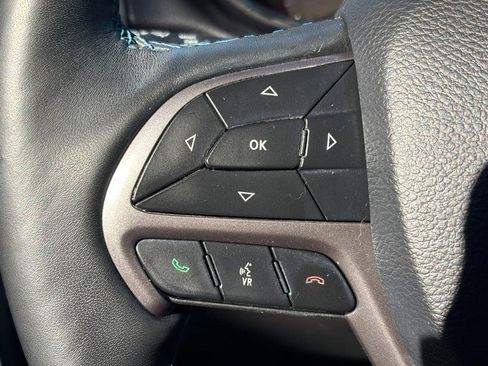 Used 2019 Jeep Grand Cherokee Laredo image 17