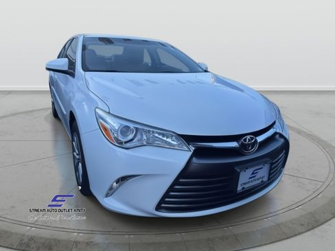 Used 2017 Toyota Camry LE image 2